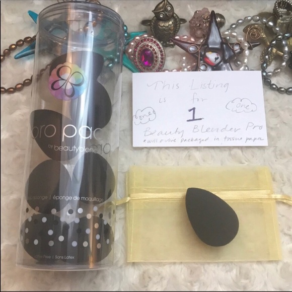 One (1) Beauty Blender Pro Sponge in Black NEW - Picture 2 of 7
